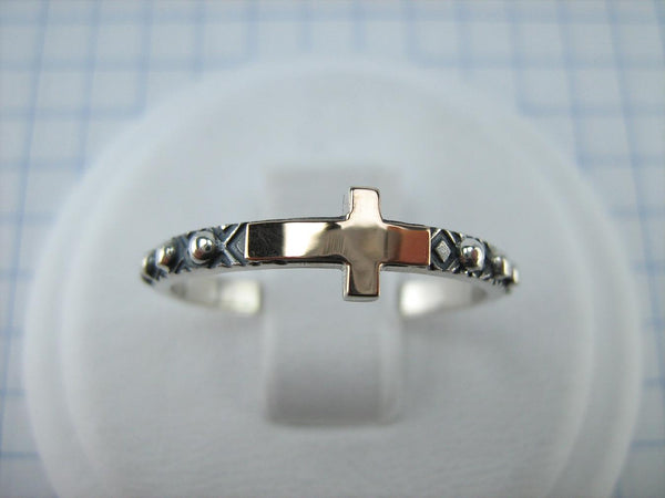 925 Sterling Silver and 375 gold finger rosary ring depicting cross. Item code RI001934. Picture 2