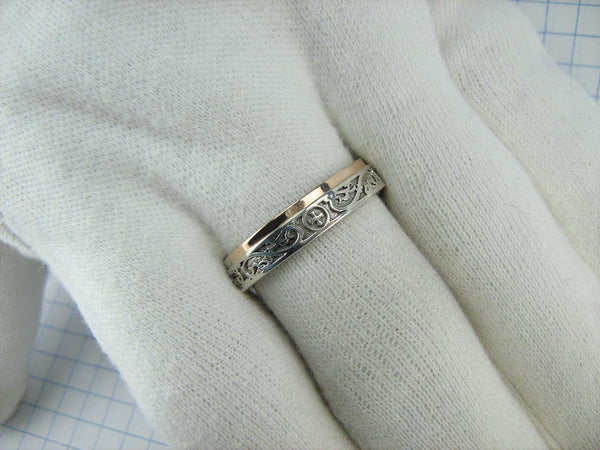 925 Sterling Silver and 375 gold band with prayer text inside the ring, decorated with Maltese cross and oxidized pattern. Item code RI001966. Picture 12