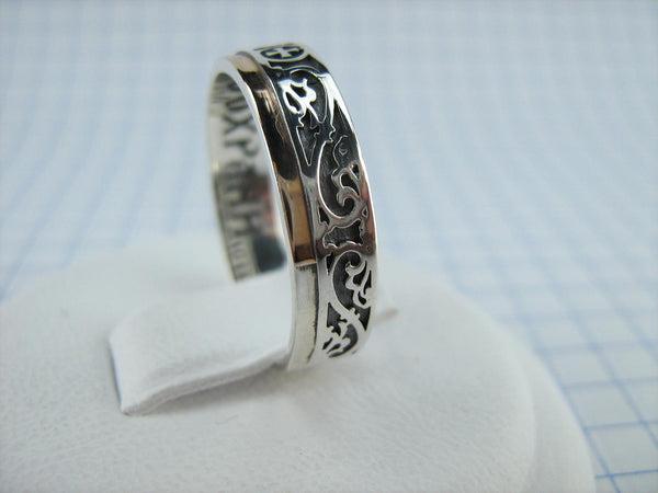 925 Sterling Silver and 375 gold band with prayer text inside the ring, decorated with Maltese cross and oxidized pattern. Item code RI001941. Picture 3