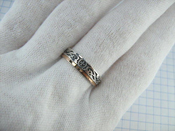 925 Sterling Silver and 375 gold band with prayer text inside the ring, decorated with Maltese cross and oxidized pattern. Item code RI001941. Picture 8