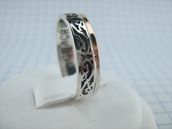 925 Sterling Silver and 375 gold band with prayer text inside the ring, decorated with Maltese cross and oxidized pattern. Item code RI001940. Picture 3