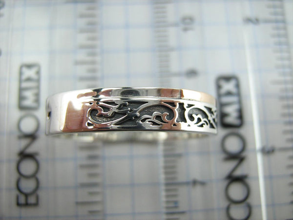 925 Sterling Silver and 375 gold band with prayer text inside the ring, decorated with Maltese cross and oxidized pattern. Item code RI001938. Picture 12