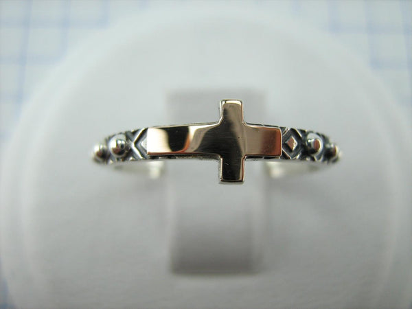 925 Sterling Silver and 375 gold finger rosary ring depicting cross. Item code RI001930. Picture 2