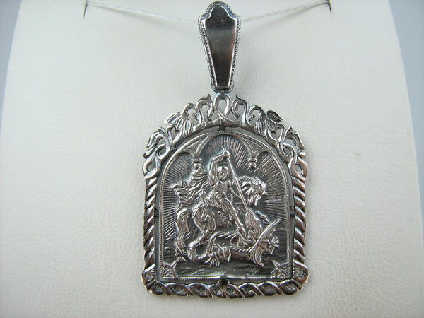 Vintage solid 925 Sterling Silver icon pendant and medal depicting Saint George’s battle with Dragon. Item number MD001671B. Picture 4