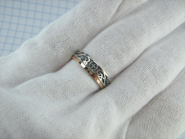 925 Sterling Silver and 375 gold band with prayer text inside the ring, decorated with Maltese cross and oxidized pattern. Item code RI001942. Picture 14