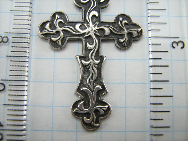 Vintage 916 Sterling Silver cross pendant with blackthorn crown motif shaped trifolium.