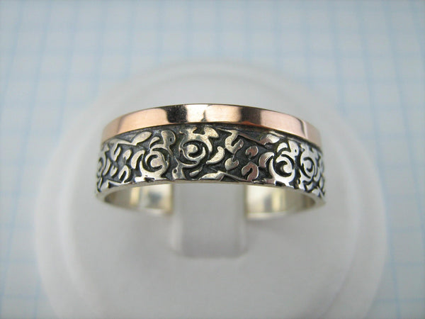 925 solid Sterling Silver combined 375 Gold ring with floral rose pattern on the oxidized background.