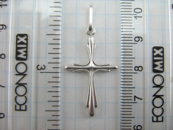 925 Sterling Silver small cross pendant of simple design for casual dress.