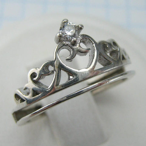 Vintage 925 solid Sterling Silver ring with openwork filigree finish shaped crown.