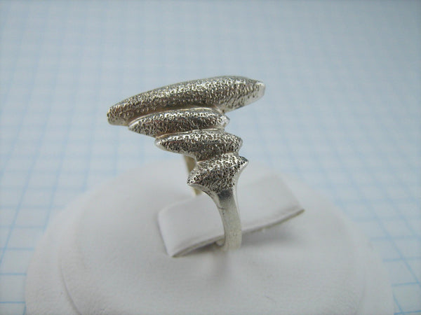 925 solid Sterling Silver ring with manual work pattern.