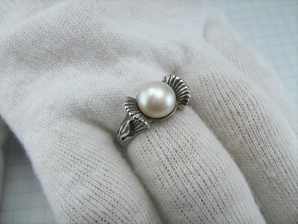925 solid Sterling Silver ring with oxidized pattern decorated with round white freshwater pearl shaped button.