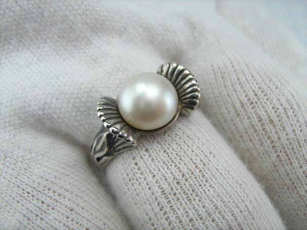 925 solid Sterling Silver ring with oxidized pattern decorated with round white freshwater pearl shaped button.