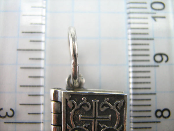 925 Sterling Silver pendant decorated with plant and filigree pattern and driver’s Christian prayer inscription on the Russian language.