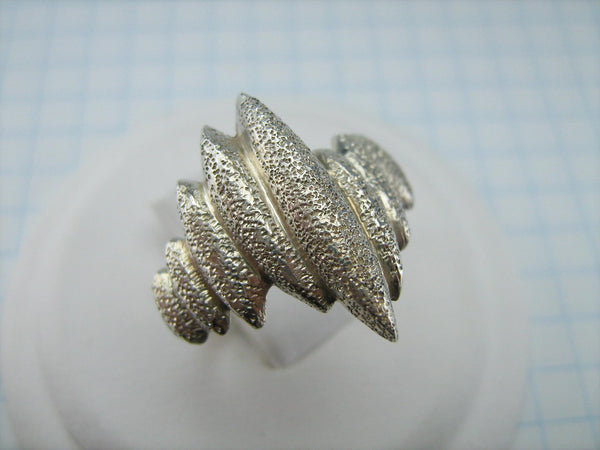 925 solid Sterling Silver ring with manual work pattern.