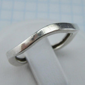 925 Sterling Silver narrow band shaped wave.